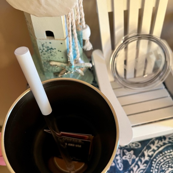 ๐๐๏ธ NWT YETI 35oz Rambler Mug with Straw Lid Power Pink - Picture 8 of 9